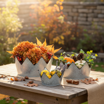 Prodotto Set di 3 ciotole decorative in metallo con corona, diametro 26,5/22,5/19 cm.