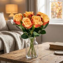 Prodotto Composizione di rose artificiali, un elemento decorativo senza tempo per qualsiasi interno, 44 cm, 6 pezzi