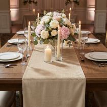 Prodotto Runner da tavolo in velluto beige, 28×270 cm - Elegante runner da tavolo in tessuto decorativo per decorazioni festive