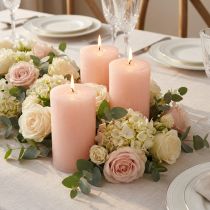 Prodotto Candele a colonna rosa 70x120mm - Set di 4 candele decorative rosa chiaro per romanticismo e intimità, decorazione per matrimoni