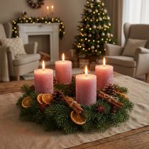 Prodotto Eleganti candele a colonna color rosa antico 70×80 mm, set da 4, per la decorazione della tavola, la corona dell'Avvento e l'atmosfera romantica