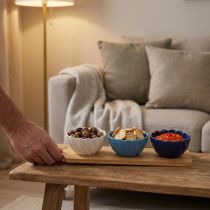 Prodotto Set di tapas con ciotole in ceramica su vassoio blu e bianco 40×10cm