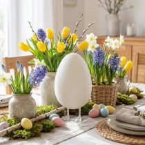 Prodotto Uovo decorativo con gambe Bianco d'uovo di Pasqua Decorazione da tavola Figura di Pasqua H25cm