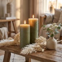 Prodotto Set di 2 grandi candele a colonna verde oliva, candele decorative per la decorazione della tavola e l'atmosfera della casa, 85x200 mm, lunga durata di combustione