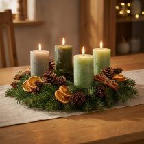 Prodotto Candele a colonna verdi, 3 tonalità, tinta unita, stile rustico, 70x100 mm, set da 12, per decorazione e Avvento
