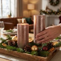 Prodotto Candele a colonna in rame colorato, 85 mm x 200 mm, set da 2 - lunga durata di combustione, design metallico festivo per la decorazione