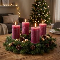 Prodotto Candele a colonna in tinta unita Berry Purple 70x120mm confezione da 4 - Perfette per decorazioni da tavola e celebrazioni