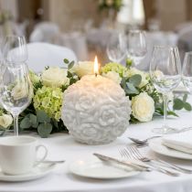 Prodotto Candela a sfera con motivo a rosa, decorazione da tavolo per matrimoni e compleanni, 10,5 cm, bianca