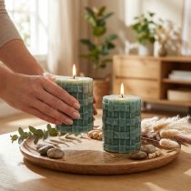Prodotto Candele rustiche a colonna verdi 80/65 - set di 2 candele decorative con combustione sicura e lunga