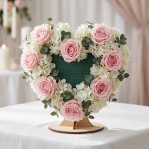 Prodotto Cuore in schiuma floreale 3D con piede in schiuma floreale verde 30 cm x 28 cm