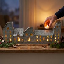 Prodotto Fila di case, decorazione in metallo per illuminazione, decorazione dell'Avvento, lanterna argentata L52cm H20cm