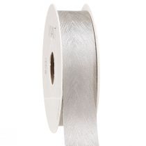 Prodotto Lussuoso nastro di seta argentata con elegante disegno di piume, ideale per matrimoni e occasioni festive. Larghezza 25 mm, lunghezza 15 m