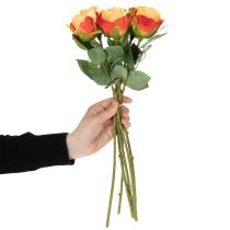 Prodotto Composizione di rose artificiali, un elemento decorativo senza tempo per qualsiasi interno, 44 cm, 6 pezzi
