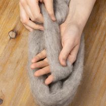 Prodotto Cordino di lana decorativo grigio naturale 2 m lana infeltrita per artigianato e floricoltura