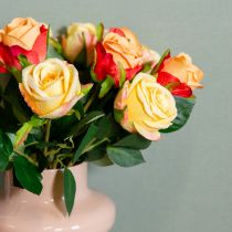Prodotto Composizione floreale con bouquet di rose per una decorazione elegante nella zona giorno 44 cm 6 pezzi