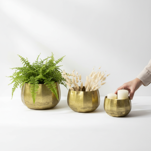 Prodotto Set di 3 ciotole decorative in ottone, diametro 22/18/14 cm.