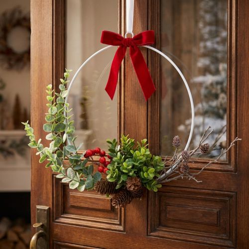 Ghirlanda decorativa di eucalipto, bacche e pigne artificiali Ø30cm | Floristik24.it