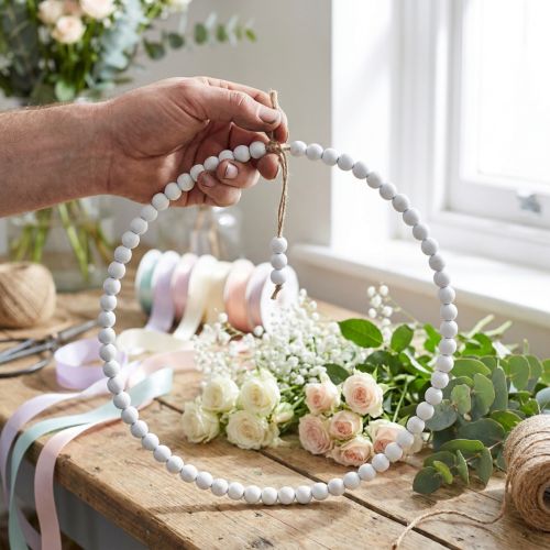 Ghirlanda decorativa di perle bianche Ø28cm set da 4 pezzi - Versatile decorazione da appendere per decorazioni primaverili, nuziali e vintage | Floristik24.it