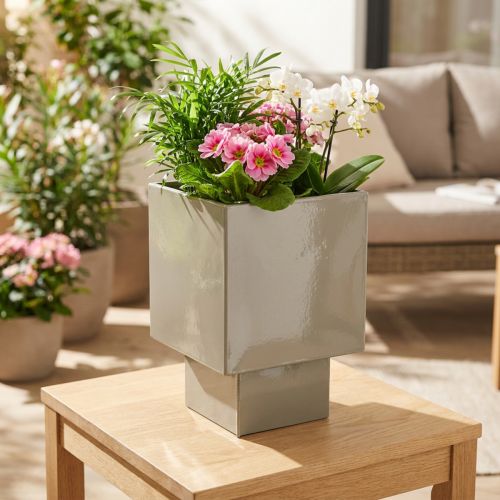 Prodotto Vaso cubico verde, 22 cm, con supporto rialzato