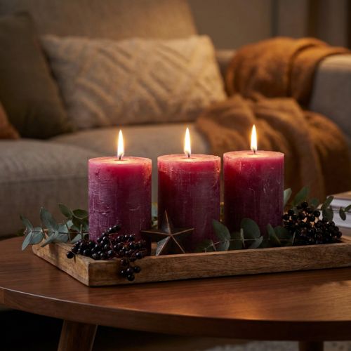 Candele a colonna colorate, viola bacca, 60x80mm, 4 pezzi - decorative, lunga durata di combustione, fatte a mano | Floristik24.it
