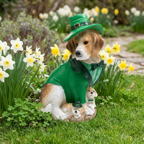 Prodotto Beagle con cappello per il giorno di San Patrizio Cane in tuta da giardino Decor Hound H24,5 cm