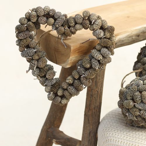 Prodotto Decorazione a forma di cuore cono di ontano bianco lavato 24cm