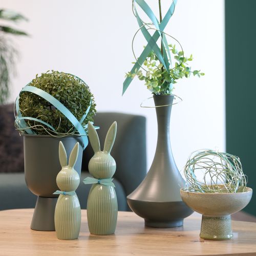 Prodotto Statuina di coniglietto pasquale in ceramica verde pastello, decorazione da tavola, 22 cm, 2 pezzi