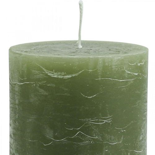 Prodotto Candele in tinta unita Candele a colonna verde oliva 85×150 mm 2 pz