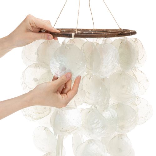 Campanelli a vento in conchiglia di Capiz, rotondi, lunghi 70 cm, per balcone o giardino. | Floristik24.it