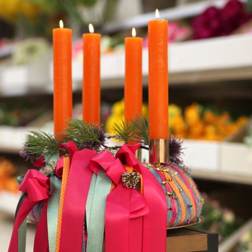 Prodotto Candele coniche color arancione 34mm x 240mm 4 pezzi