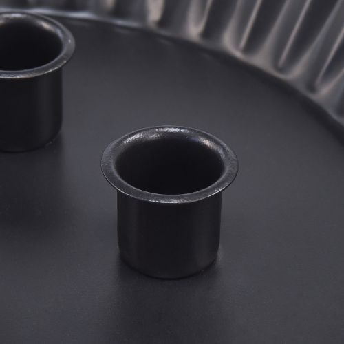 Prodotto Portacandele di design in metallo a forma di torta - nero, Ø 24 cm - elegante decorazione da tavolo per 4 candele - 2 pezzi