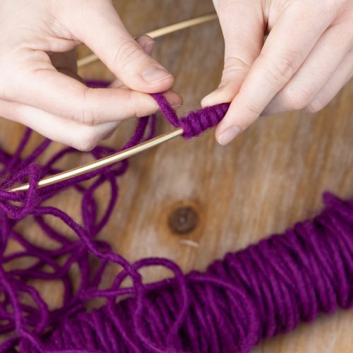 Prodotto Cordino di lana, viola, 55 m di spago decorativo per fiori e artigianato