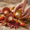 Decorazione a forma di riccio in legno autunnale arancione giallo 8×7×6cm 4 pezzi | Floristik24.it
