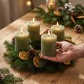 Candele rustiche a colonna color verde oliva, 70x80 mm, set da 4, candele decorative, candele di cera | Floristik24.it