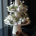 Piatto decorativo rotondo beige con base alta 40 cm | Floristik24.it